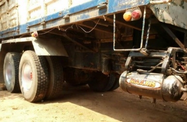 ISUZU ROCKY FXZ 240 HP 6SD1 สิบล้อดั๊มพ์ 2 เพลา ร็อก 210 วาง 240 แรงลงเล่มครบถูกต้อง กระบะดั๊มพ์เหล็ก 12 ตันสวยสภาพดีพร้อมบรรทุกพร้อมใช้งานได้เลย เครื่องยนต์ 240 แรงติดตั้ง Turbo inter เครื่องแน่นแรงดีมากครับไม่มีเยิ้ม ภายในห้องเก๋งคอนโซลสวยครบ พวงมาลัยเพ