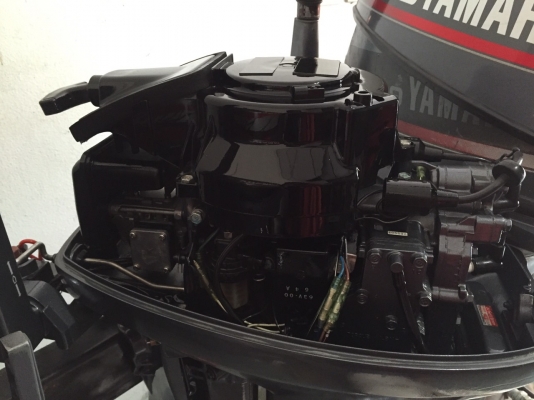 ขายเครื่องเรือ yamaha 15แรงแน่นๆท่อนสั้น17นิ้ว