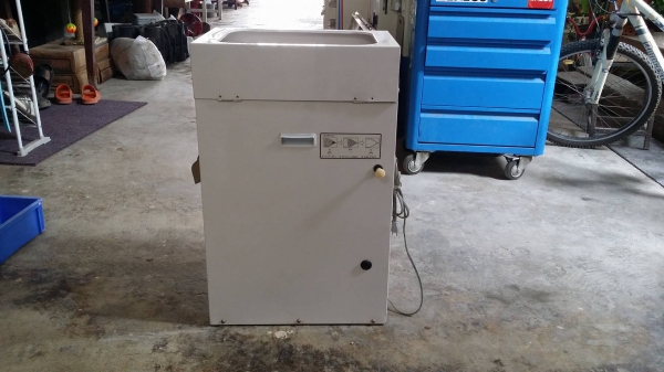 เครื่องแยกหิน MARUMASU เก่าญี่ปุ่น กำลังการผลิต 300 kg./ชม. สามรถแยกหินข้าวได้อย่างสะดวก รวดเร็ว