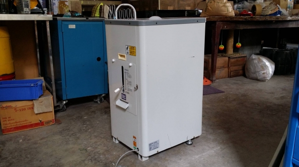 เครื่องแยกหิน KANRYU รุ่น ST110 เก่าญี่ปุ่น กำลังการผลิต 400 kg./ชม. สามรถแยกหินข้าวได้อย่างสะดวก รวดเร็ว