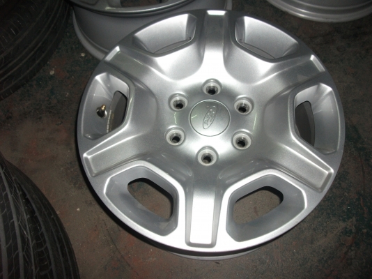 ล้อแม็ค ฟอร์ด พร้อมยาง 265 65 R17 ปี 12