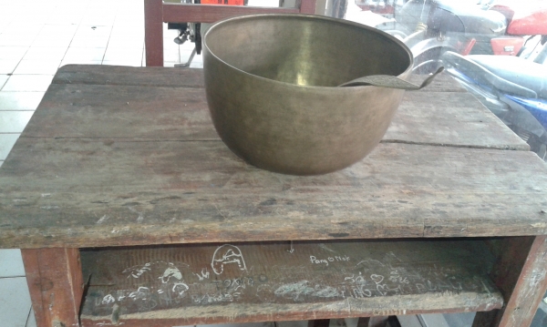 โต๊ะนักเรียน เก้าอี้ 2 ตัว ขันข้าวทัพพี