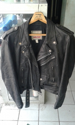 เสื้อหนัง..ใส่ขับรถใหญ่