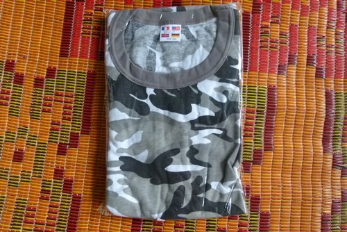 เสื้อยืด คอกลม  ลาย ดิจิตอล เขียว