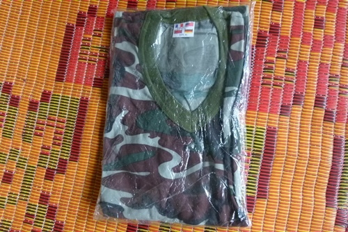 เสื้อยืด คอกลม  ลาย ดิจิตอล เขียว