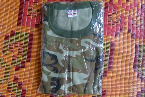 เสื้อยืด คอกลม  ลาย ดิจิตอล เขียว