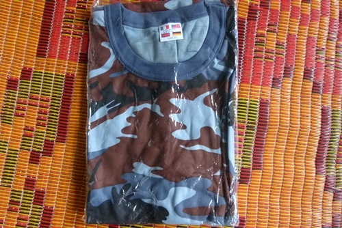 เสื้อยืด คอกลม  ลาย ดิจิตอล เขียว