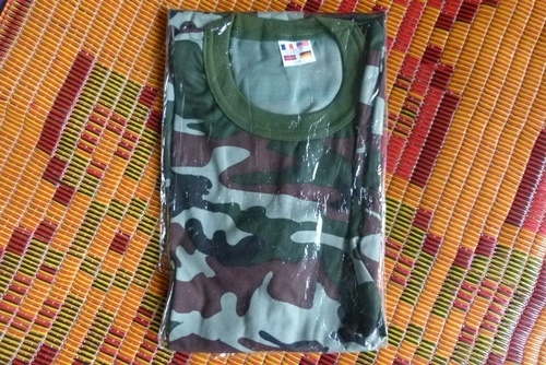 เสื้อยืด คอกลม  ลาย ดิจิตอล เขียว