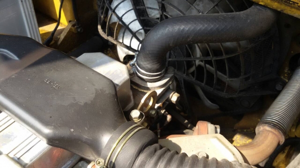 รถยก MITSUBISHI  FD25 เครื่องดีเซล s4s  เกียร์ธรรมดา ยางตันหน้าหลัง เสาสูง 3 ม. ยกได้ 2.5 ตัน ติดต่อ 089-7949488