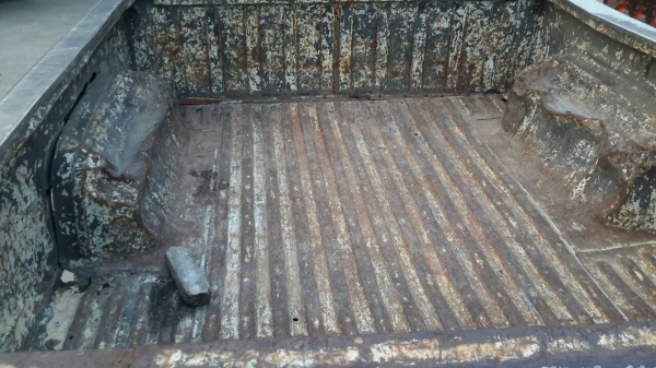 ขายรถนิสสันบิ๊กเอ็ม ทะเบียนขาด2ปี สภาพพร้อมใช้งาน ขายตามสภาพ