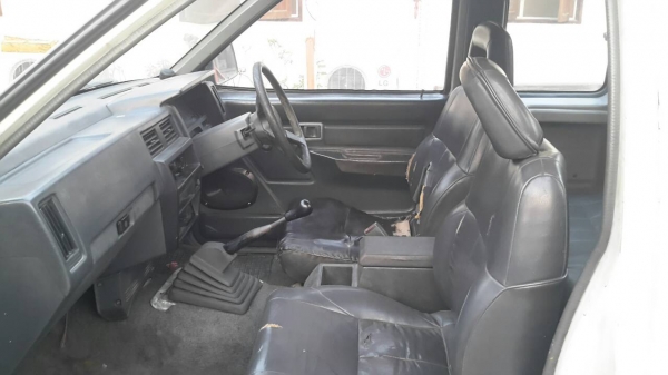 ขายรถนิสสันบิ๊กเอ็ม ทะเบียนขาด2ปี สภาพพร้อมใช้งาน ขายตามสภาพ