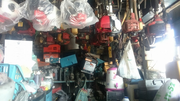 ขายของหน้าร้านทั้งหมด ตลาดพูนทรัพย์ มีอีกหลายโกดัง