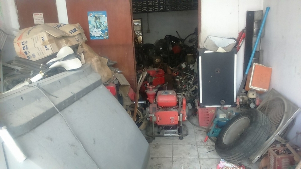 ขายของหน้าร้านทั้งหมด ตลาดพูนทรัพย์ มีอีกหลายโกดัง