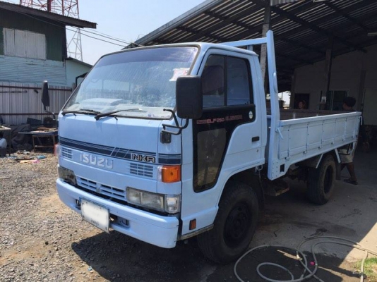 **190,000 บ.ต่อรอง/// 4ล้อกลาง ISUZU NKR-110 4BE1- ไอดีใหญ่ รถประกอบปี40 เครื่อง/เกียร์ เดิม เกียร์สั้น คัสซีสวยเดิม ไม่สาด หัวยกได้ พ.พาวเวอร์ กระบะยาว3.20 ยาง7.50 รถเคลียร์สีใหม่ สวย พร้อมใช้งาน ทะเบียนป้ายใหญ่(ป้ายรถบรรทุก) เล่มครบ **ขาย ISUZU ELF NKR-