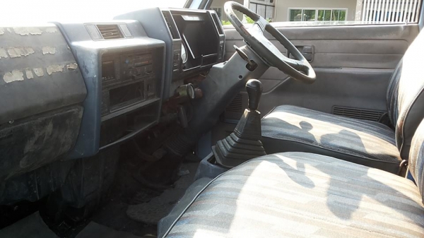 **190,000 บ.ต่อรอง/// 4ล้อกลาง ISUZU NKR-110 4BE1- ไอดีใหญ่ รถประกอบปี40 เครื่อง/เกียร์ เดิม เกียร์สั้น คัสซีสวยเดิม ไม่สาด หัวยกได้ พ.พาวเวอร์ กระบะยาว3.20 ยาง7.50 รถเคลียร์สีใหม่ สวย พร้อมใช้งาน ทะเบียนป้ายใหญ่(ป้ายรถบรรทุก) เล่มครบ **ขาย ISUZU ELF NKR-