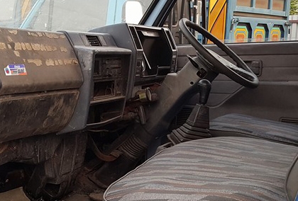 **190,000 บ.ต่อรอง/// 4ล้อกลาง ISUZU NKR-110 4BE1- ไอดีใหญ่ รถประกอบปี40 เครื่อง/เกียร์ เดิม เกียร์สั้น คัสซีสวยเดิม ไม่สาด หัวยกได้ พ.พาวเวอร์ กระบะยาว3.20 ยาง7.50 รถเคลียร์สีใหม่ สวย พร้อมใช้งาน ทะเบียนป้ายใหญ่(ป้ายรถบรรทุก) เล่มครบ **ขาย ISUZU ELF NKR-