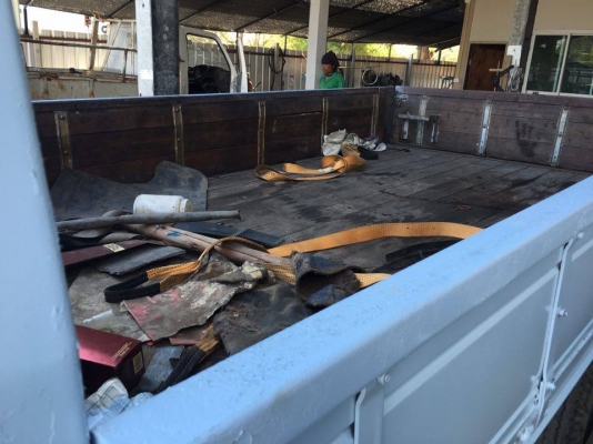 **190,000 บ.ต่อรอง/// 4ล้อกลาง ISUZU NKR-110 4BE1- ไอดีใหญ่ รถประกอบปี40 เครื่อง/เกียร์ เดิม เกียร์สั้น คัสซีสวยเดิม ไม่สาด หัวยกได้ พ.พาวเวอร์ กระบะยาว3.20 ยาง7.50 รถเคลียร์สีใหม่ สวย พร้อมใช้งาน ทะเบียนป้ายใหญ่(ป้ายรถบรรทุก) เล่มครบ **ขาย ISUZU ELF NKR-