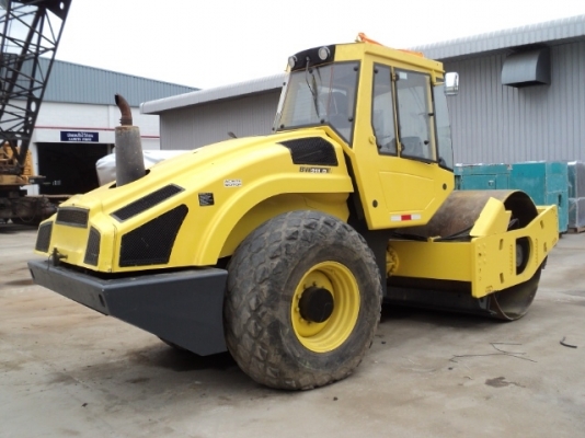 ขาย!! รถบดสั่นสะเทือนหน้าเหล็กหลังยาง Boomag BW211D-4