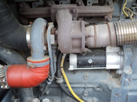 ขาย!! รถบดสั่นสะเทือนหน้าเหล็กหลังยาง Boomag BW211D-4