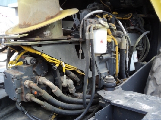 ขาย!! รถบดสั่นสะเทือนหน้าเหล็กหลังยาง Boomag BW211D-4