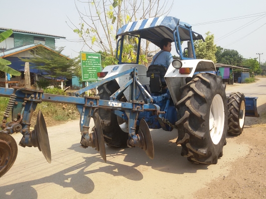 ขายรถไถฟร์อดสองเพลา6610 ราคา550000บาท  พร้อมใช้งานสายๆครับสนใจ โทร0813655997 อำพร พาเจริญ ต วังบัว อ คลองขลุง จ กำแพงเพชร