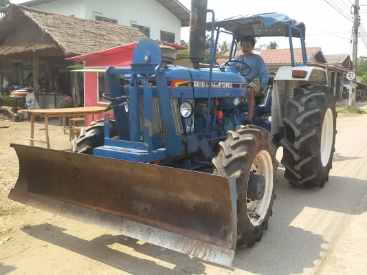 ขายรถไถฟร์อดสองเพลา6610 ราคา550000บาท  พร้อมใช้งานสายๆครับสนใจ โทร0813655997 อำพร พาเจริญ ต วังบัว อ คลองขลุง จ กำแพงเพชร