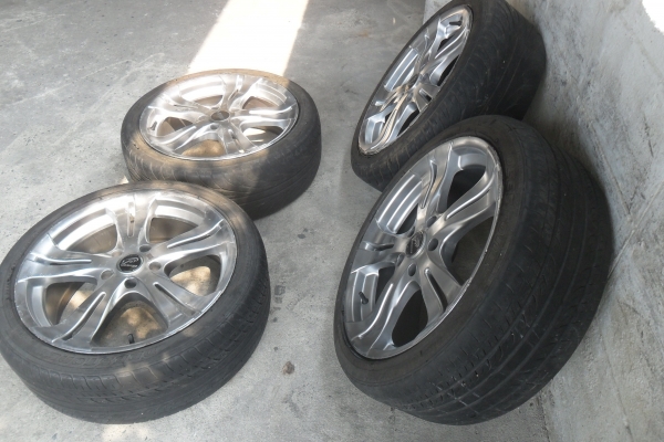 ล้อแม็ก18นิ้ว5รุ114 พร้อมยาง สวยๆ 4 ล้อ ราคา 8800 บาท ล้อแม็ก18นิ้ว5รุ114 พร้อมยาง สวยๆ 4 ล้อ ราคา 8800 บาท