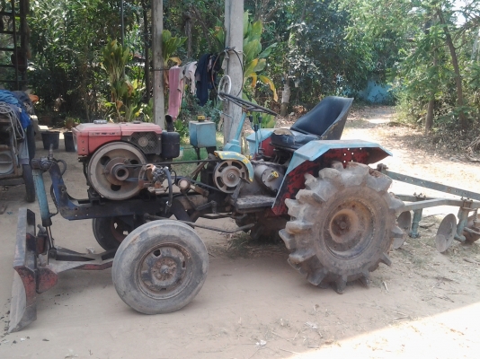 รถไถนั่งขับตัวเปล่าพร้อมใบมีด27000