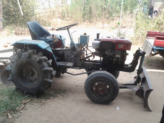 รถไถนั่งขับตัวเปล่าพร้อมใบมีด27000