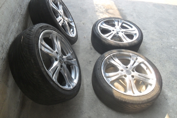 ล้อแม็ก18นิ้ว5รุ114 พร้อมยาง สวยๆ 4 ล้อ ราคา 8800 บาท