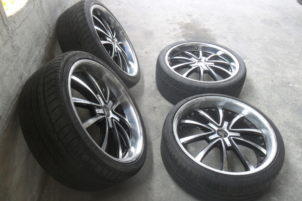 ล้อแม็ก20นิ้ว5รู114 พร้อมยาง สวยๆ 4 ล้อ ราคา 9900 บาท