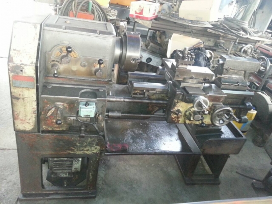ขายเครื่องกลึง5ฟุตใต้หวันมี2เพลาพร้อมใช้ครับ ขายเครื่องกลึง5ฟุตใต้หวันมี2เพลาพร้อมใช้ครับ