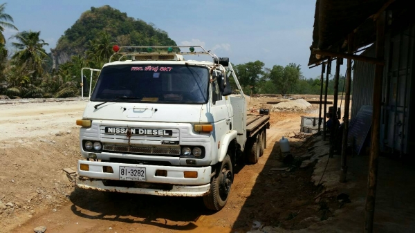 ขาย 465,000 Nissan CW41M  2 เพลา เครื่อง PE6-220 แรง หัวบาง ยางดี คัสชีสวย แอร์เย็น เล่มทะเบียนพร้อมโอน 090-772-3710 090-772-308