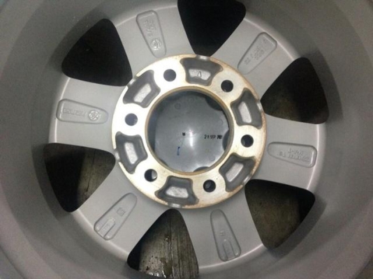 ยางป้ายแดง 245-70-16 Bridgestone Dueler 689 เส้นละสี่พัน