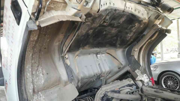 ขาย 950,000ISUZU DECA   ปี 53 วิ่ง 90,000 กม. ดั้มวามมิตร 5 คิว ยาว 4 เมตร  เครื่อง  150 แรง หัวบาง ยางดี คัสชชีสวย เล่มทะเบียน 090-772-3710 090-772-3708