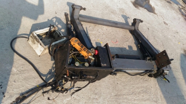 ฝาท้ายรถบรรทุก4กระบอก