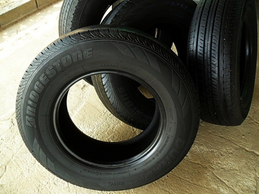 ยางกระบะขอบ15 บริดสโตน215-70-R15 ลงพื้นปี14 (4เส้น3,800)