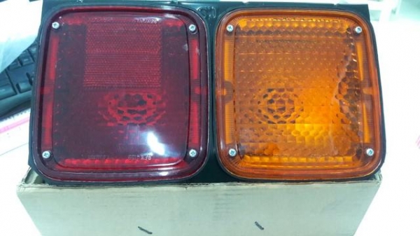 ไฟท้ายรถบรรทุก 6ล้อ 10 ล้อ