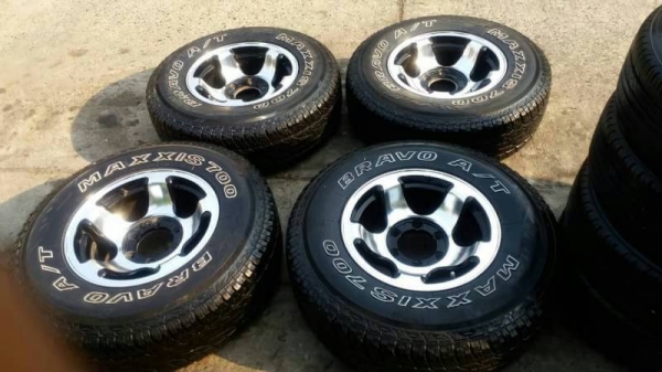 ล้อขอบ 15 6รู พร้อมยาง 30&times;9.5 ปี 12 ชุดล่ะ 7800