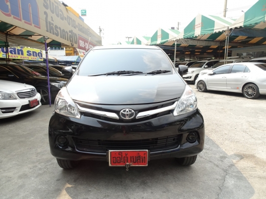 TOYOTA  AVANZA 1.5 E ปี 2013
