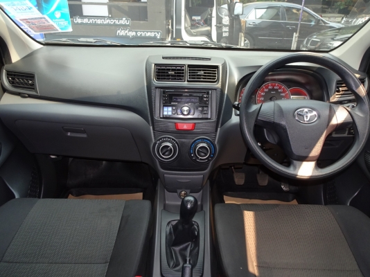 TOYOTA  AVANZA 1.5 E ปี 2013