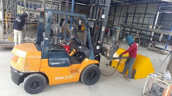 แหล่งรวมรถยกโฟลค์ลิฟท์งาเทฮิ้งค์ฟอร์คภาคตะวันออกชลบุรีระยองจันทร์ตราดเราส่งฟรีแถมบุ๊งกี๋พร้อมใช้งาน