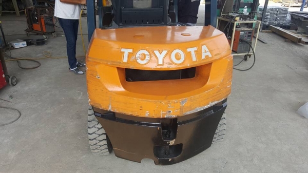 แหล่งรวมรถยกโฟลค์ลิฟท์งาเทฮิ้งค์ฟอร์คภาคตะวันออกชลบุรีระยองจันทร์ตราดเราส่งฟรีแถมบุ๊งกี๋พร้อมใช้งาน