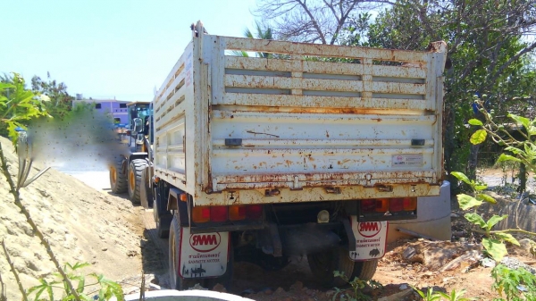 รถฮีโน่ 6 ล้อดั้ม FG8J  220 แรงม้า. ปี 55.  ( รถวิ่ง 12,xxx กม. )      สนใจติดต่อ  081 - 6079515