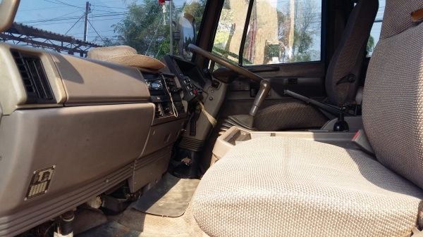 ขาย685000บาท 6ล้อร็อกกี้195แรง สภาพสวยพร้อมใช้ เอกสารพร้อมโอน