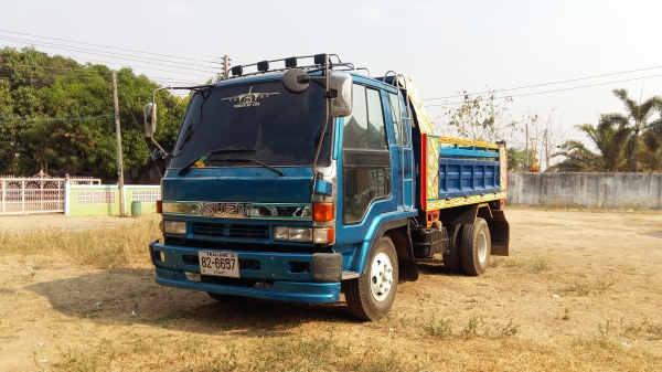 ขาย685000บาท 6ล้อร็อกกี้195แรง สภาพสวยพร้อมใช้ เอกสารพร้อมโอน