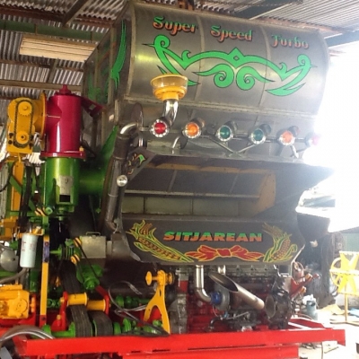 ขายรถเกี่ยวข้าว เครื่อง260Joเดิน200ปัม้22ใดกิ้น  สนใจติดต่อ 0860025364 ช่างอุ