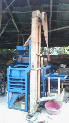 ขายโรงสี พร้อมใช้ หิน24ลูกหิน ลูกยางเบิกใหม่ใช้งานยาวๆๆ สีเร็ว