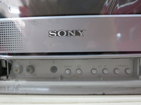 TV สี Sony Trinitron 14 นิ้ว จอแบน รุ่น KV-PG14P42 มีรีโมท มือสอง สภาพดี ขายถูก