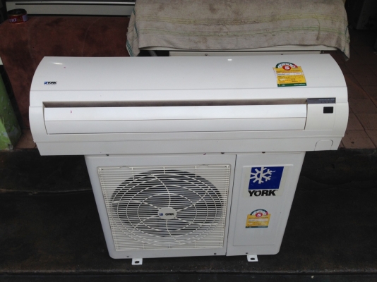 **** ขายแอร์ YORK 18000 BTU สภาพสวย ****